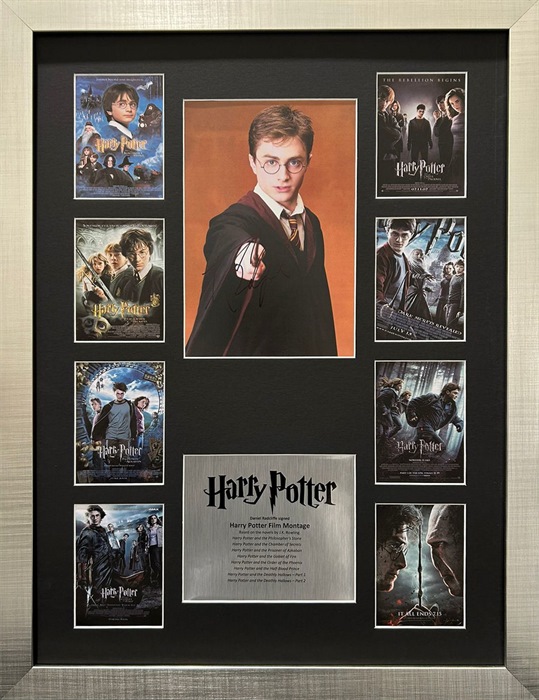 LOT 51 - DANIEL RADCLIFFE SIGNED HARRY POTTER PHOTO